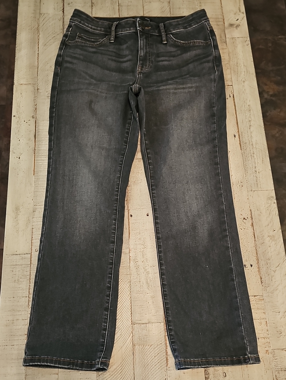 Simply Vera Vera Wang Women's Charcoal Straight Leg Jeans - Stretch
